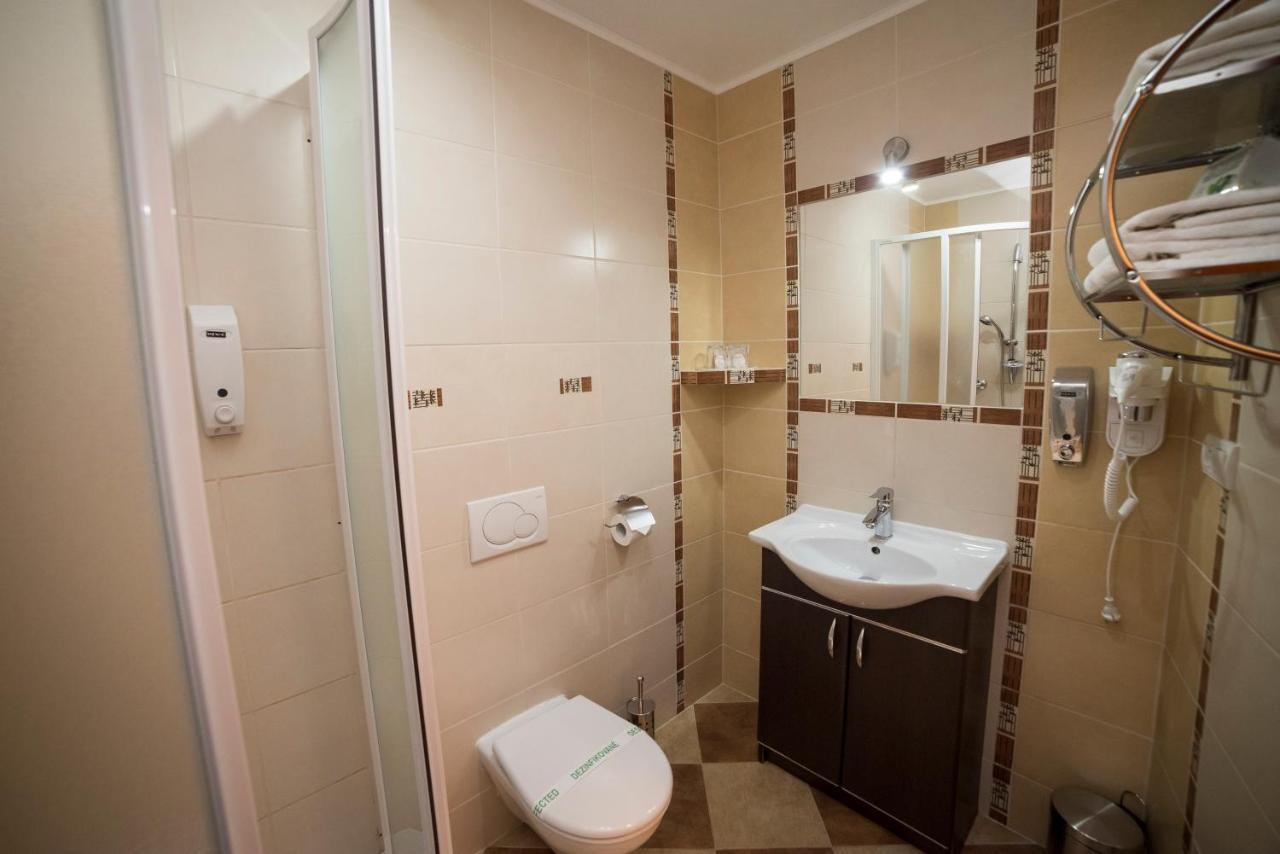 Hotel Alfa Giraltovce Esterno foto