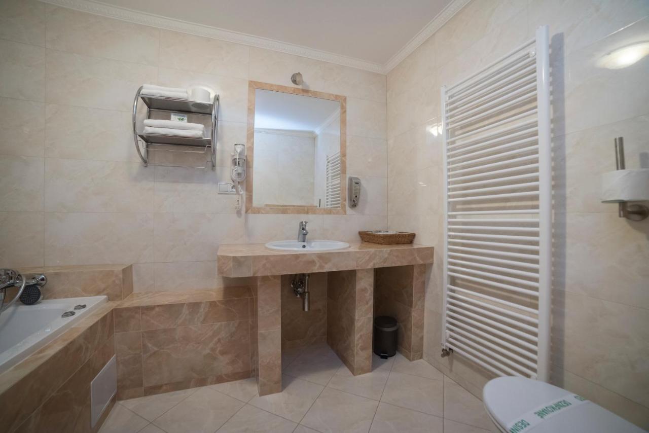 Hotel Alfa Giraltovce Esterno foto